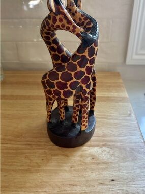 HAND CARVED KENYA GIRAFFE FAMILY SCULPTURE – AFRICAN FOLK ART